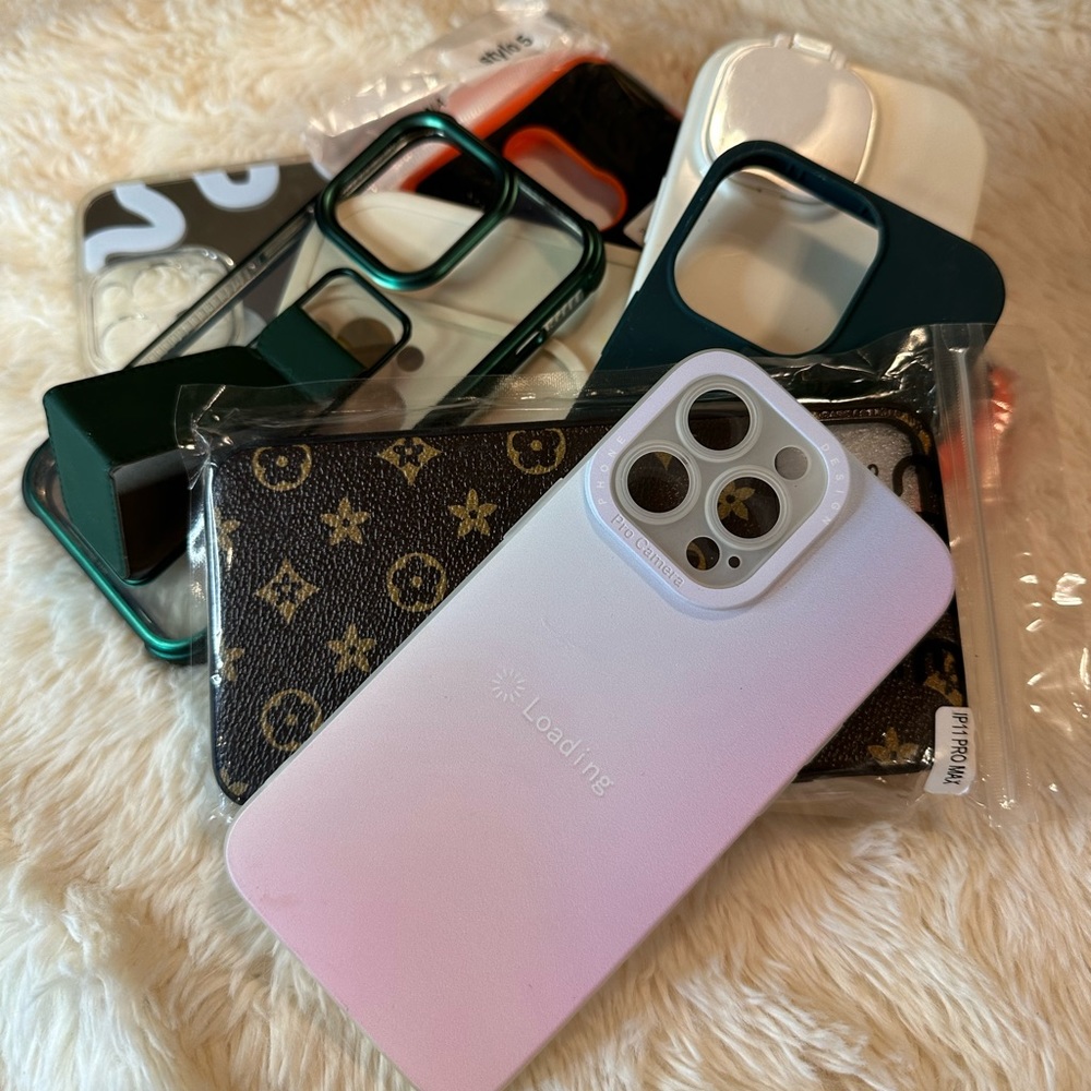 LOT OF 10 BULK MIXED CELL PHONE CASES- VARIETY PACK BUNDLE (B) EXCELLENT